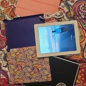 Ipad 2nd Generation Bundle